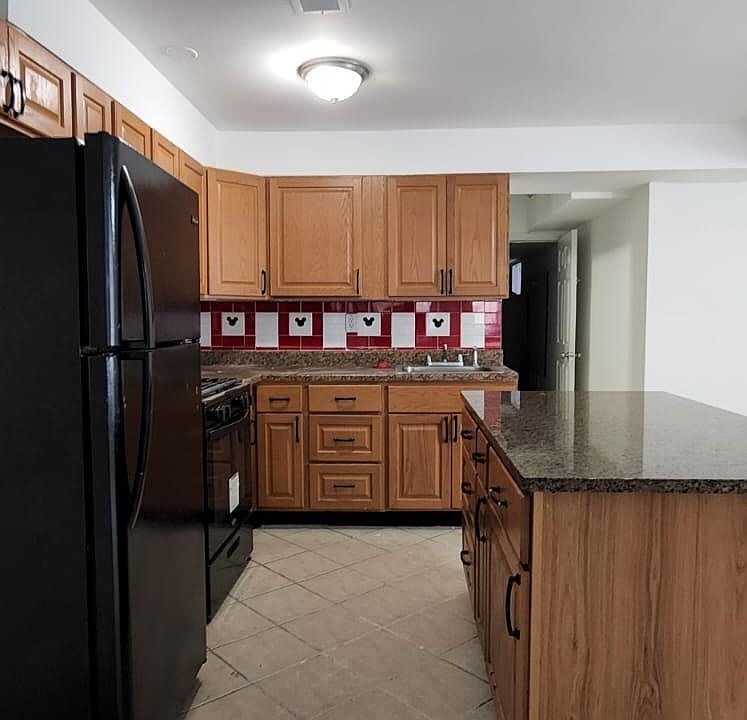 1st image of 366 Johnson Ave #1