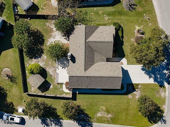 2nd image of 1206 Maple Ridge Road