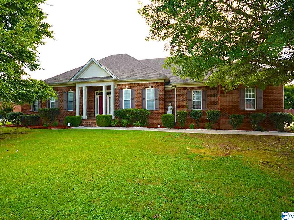 1st image of 207 Deer Field Ct