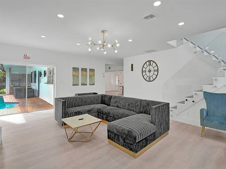 5440 NE 22nd Ave — Photo 58