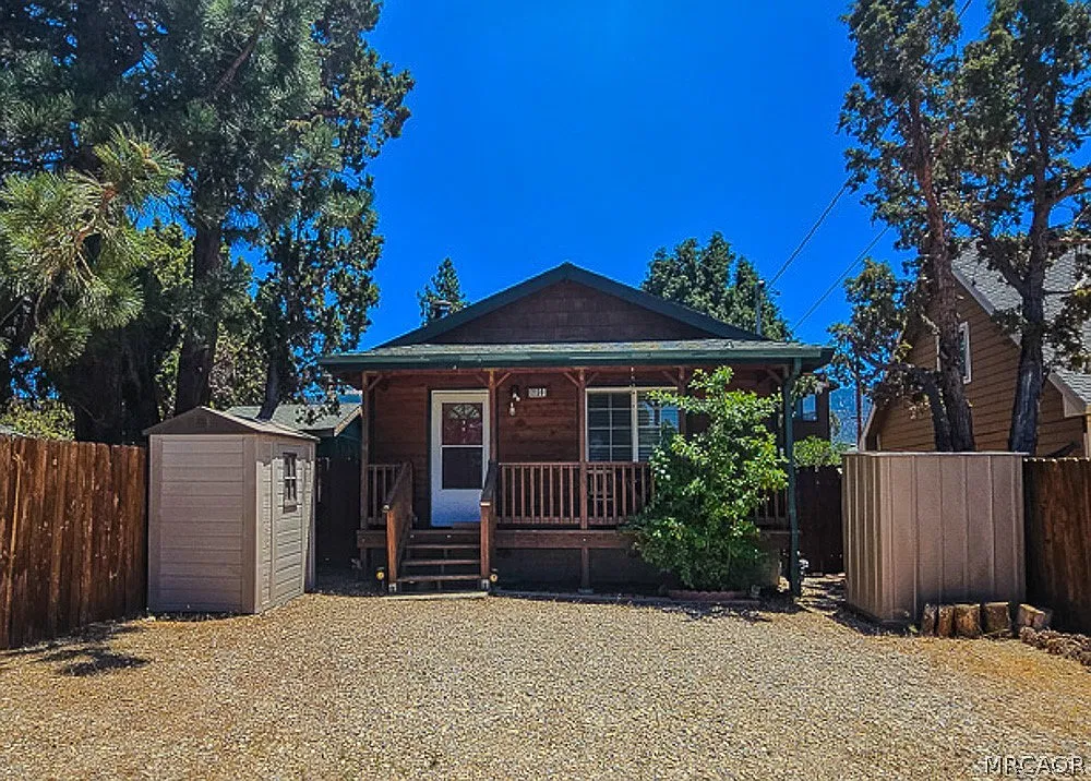 2 bed, 1.0 bath, 720 sqft, $1,650 — Photo 1
