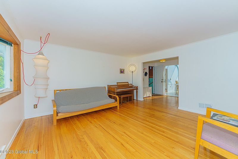 5th image of 2284 Nelson Drive