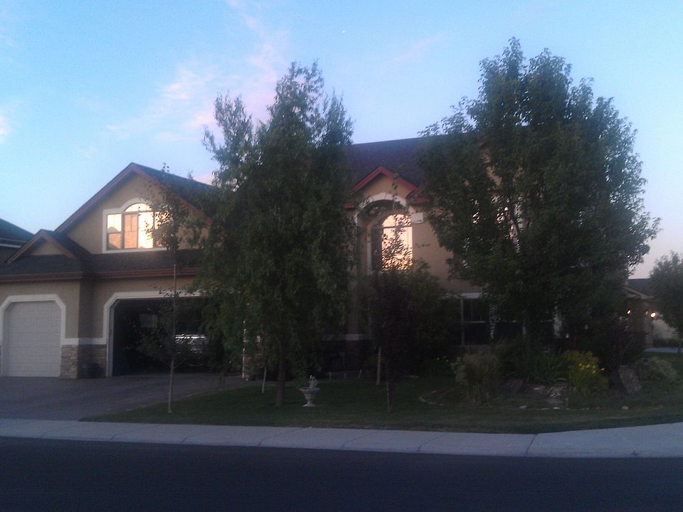 Single bay garage is double deep