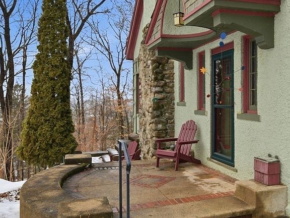 5th image of 50 Mount Pleasant St