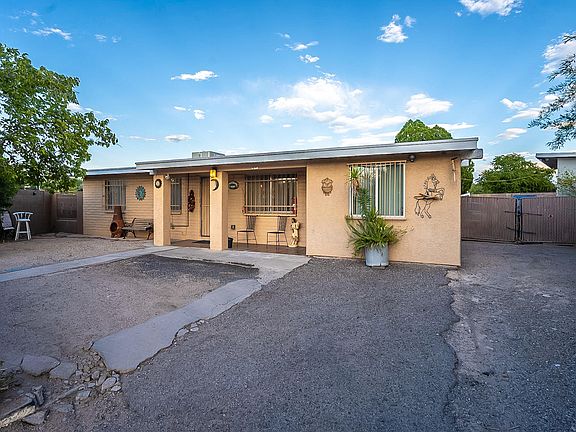 3rd image of 4771 S Calle Miura