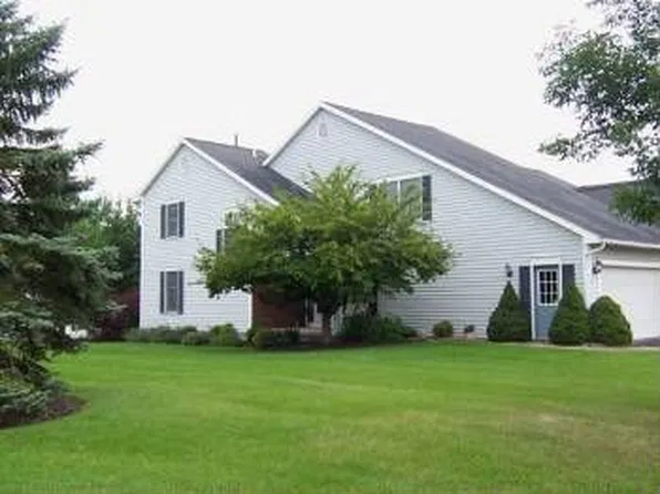 1317 Wellington Dr, Victor, NY 14564