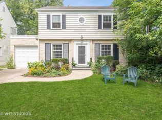134 Sterling Ln, Wilmette, IL 60091
