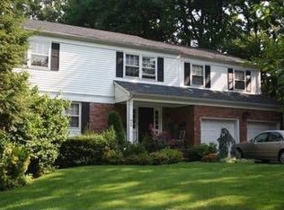 519 Northumberland Rd, Teaneck, NJ 07666