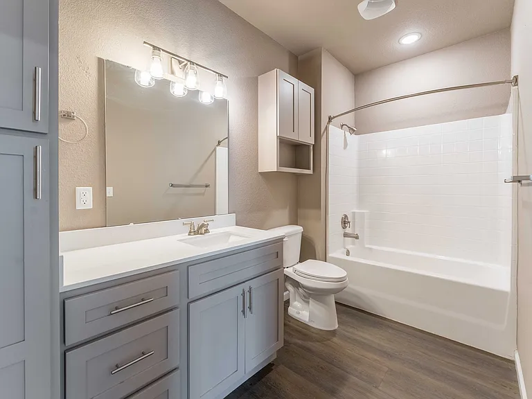 Coryell Commons — Photo 110