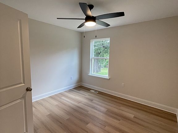 4th image of 3001 13th Ave