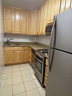 3rd image of 300 W 55th St APT 6C