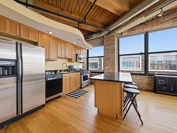 5th image of 2310 S Canal St Unit 201