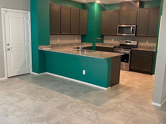 2nd image of 1006 Dorrell Ln