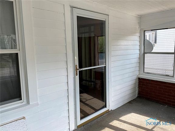 4th image of 4132 Burnham Ave