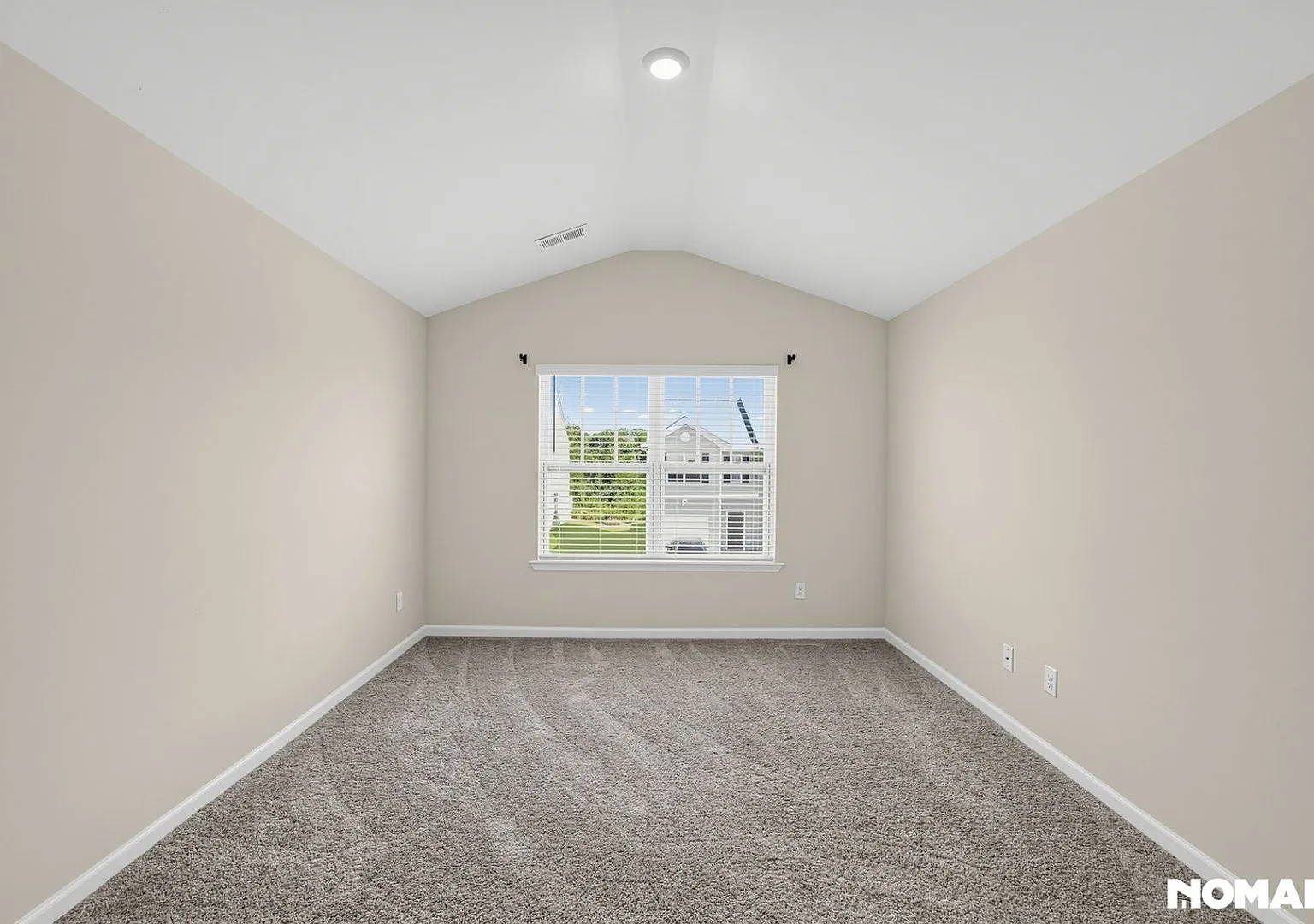 Charming 3BR Townhome in Greer — Photo 4