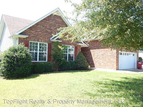 3rd image of 3925 Gaine Dr
