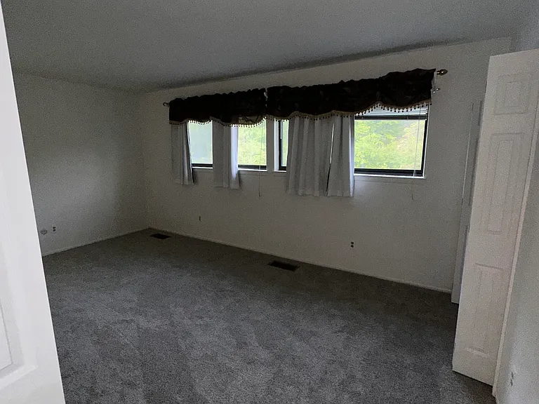 677 Skynob Dr — Photo 14