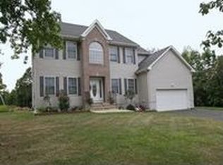 7 Fellowship Ln, Piscataway, NJ