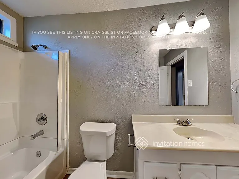 905 E Crockett St — Photo 14