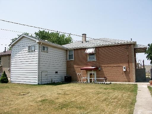 2nd image of 4633 N Rose St