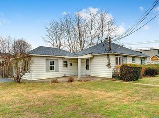 7 Algonquin Ave, Massapequa, NY 11758