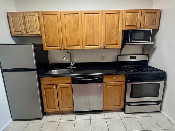2nd image of 331 E 108th St #1C