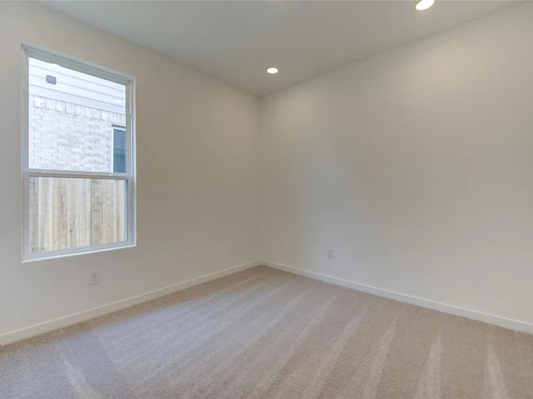 1047 Blue Stone Dr — Photo 29