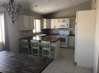 411 Lilac Ln, Madison Lake, MN 56063