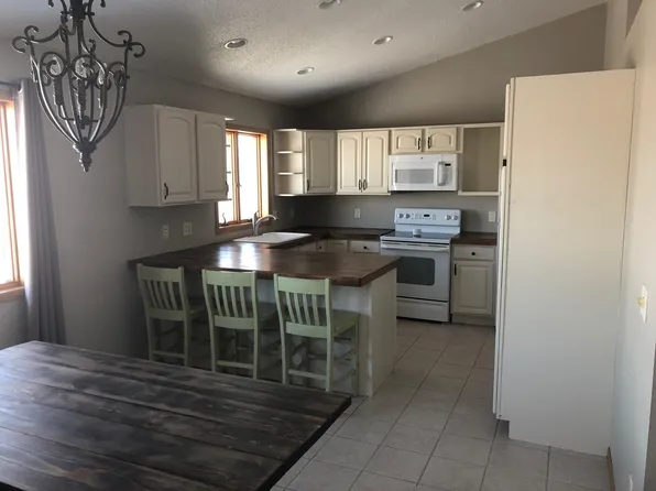 411 Lilac Ln, Madison Lake, MN 56063