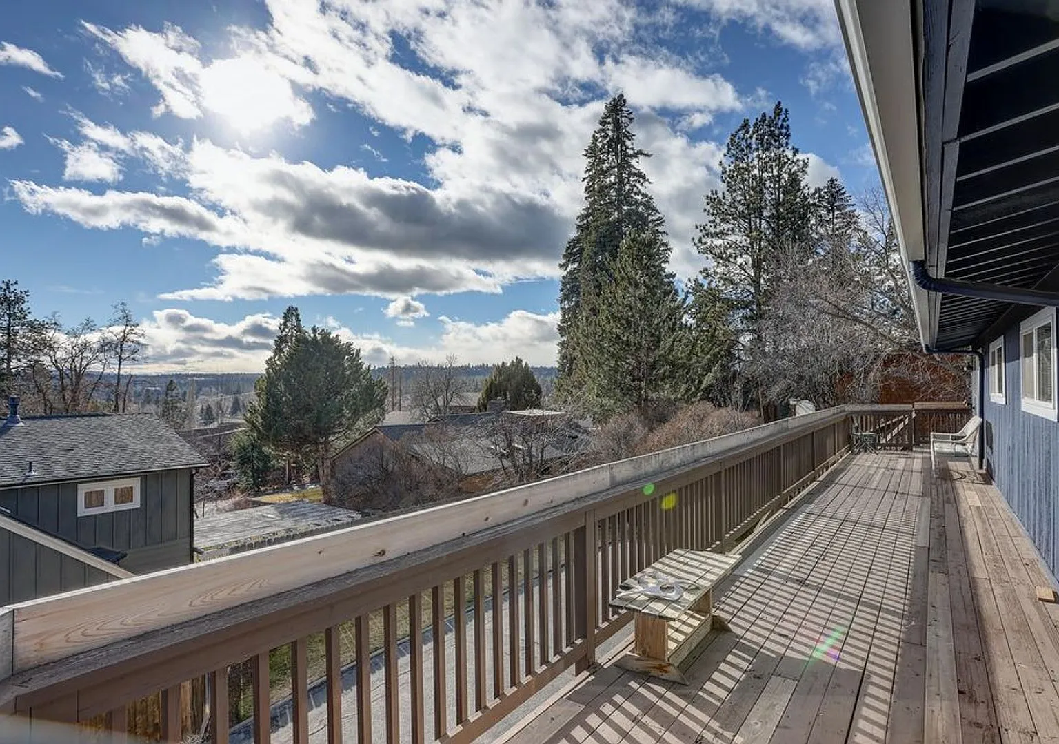 Fantastic west side location with gorgeous views! — Photo 1