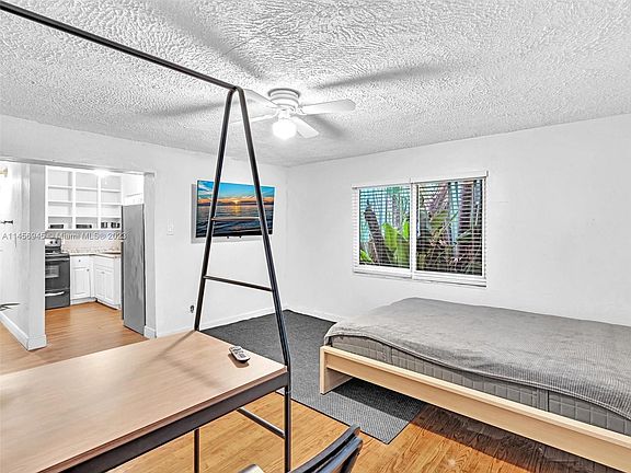 5th image of 1101 NE 14th Ave #3