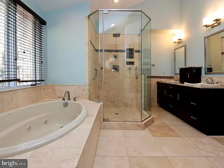 1307 Stamford Way — Photo 13