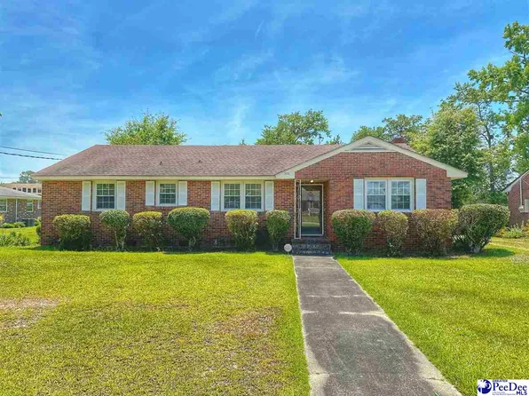 304 E Wilson St, Dillon, SC 29536