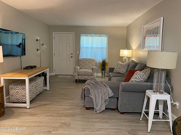3rd image of 10 Lynnhurst Dr APT 103