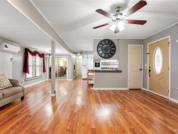 4th image of 1402 S Cage Blvd Unit 201