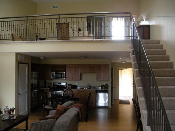 5th image of 255 W 7th St #9