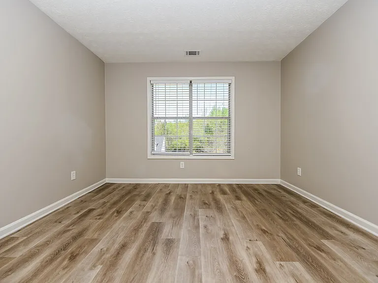 135 Stratmore Pl — Photo 18