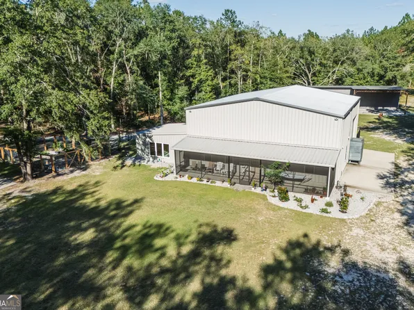 1910 Old Groveland Rd, Pembroke, GA 31321