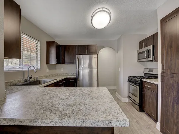 Diamondhead Apartments