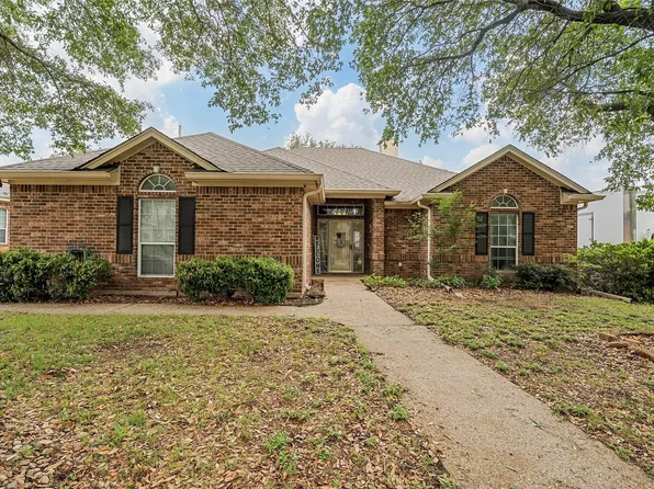 209 Keswick Dr, Hewitt, TX 76643