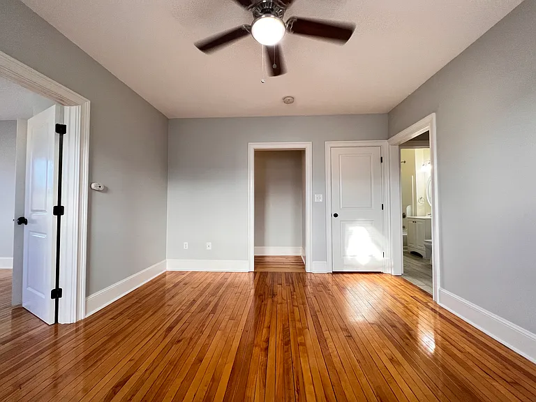 12 Winfield St #3R — Photo 10