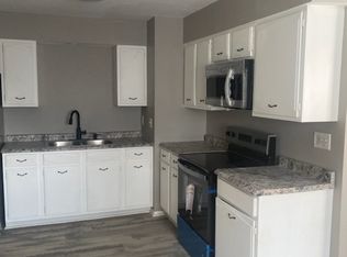 229 River Ln APT 5, Loves Park, IL 61111