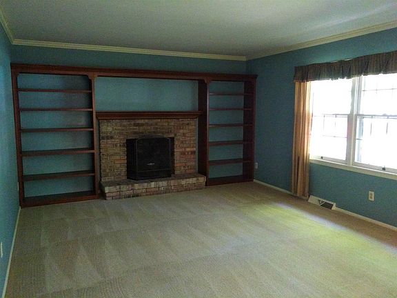 3rd image of 2714 Martin Manor Dr