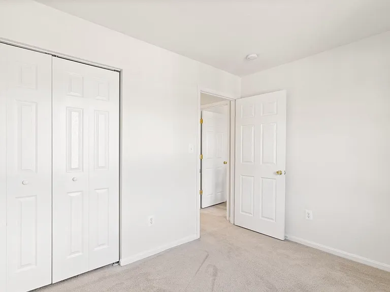 293 Kirby St — Photo 32