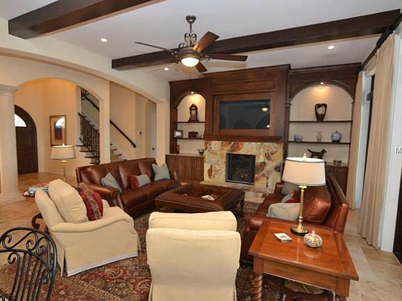 5th image of 734 Fairoaks Ln