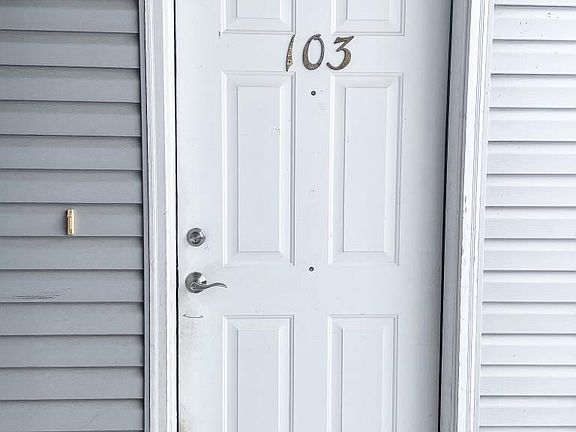2nd image of 1461 Northwood Dr APT 103