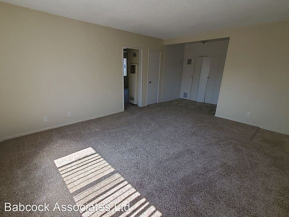 3rd image of 15221 S Raymond Ave #C