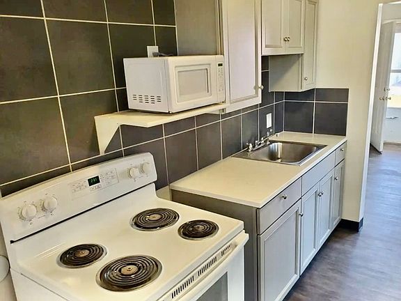 5th image of 712 15th Avenue Ct