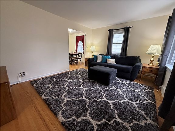 3rd image of 111 Arbordale Ave