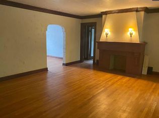 305 W Parkwood Dr, Dayton, OH 45405